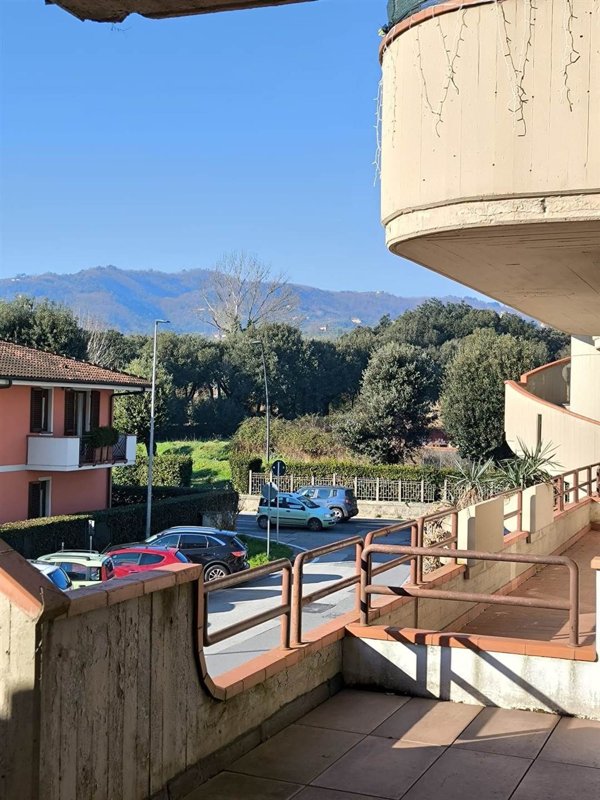 appartamento in vendita a Massa e Cozzile
