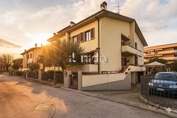 casa indipendente in vendita a Massa e Cozzile in zona Traversagna