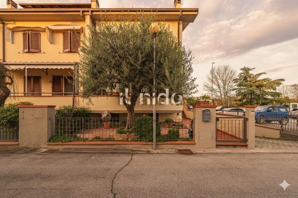 casa indipendente in vendita a Massa e Cozzile in zona Traversagna
