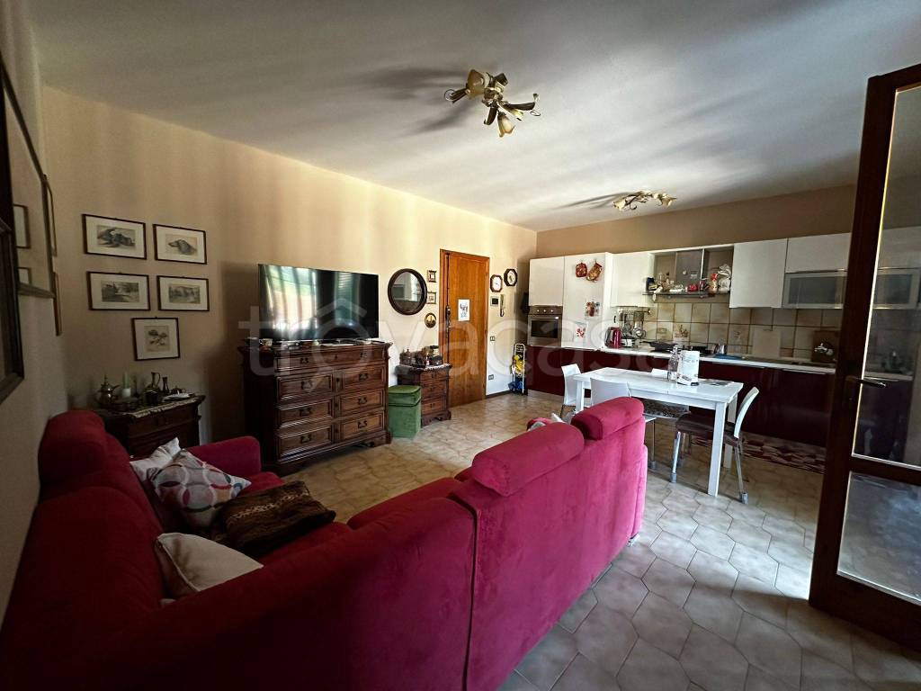 appartamento in vendita a Massa e Cozzile in zona Cozzile