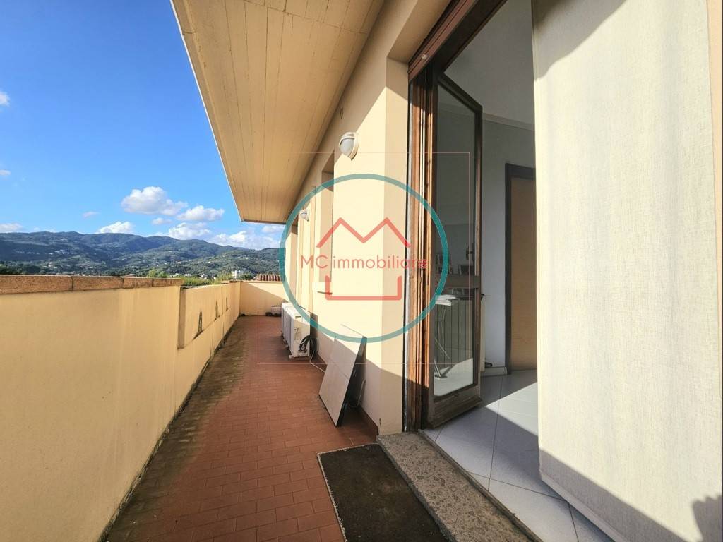 appartamento in vendita a Massa e Cozzile in zona Traversagna