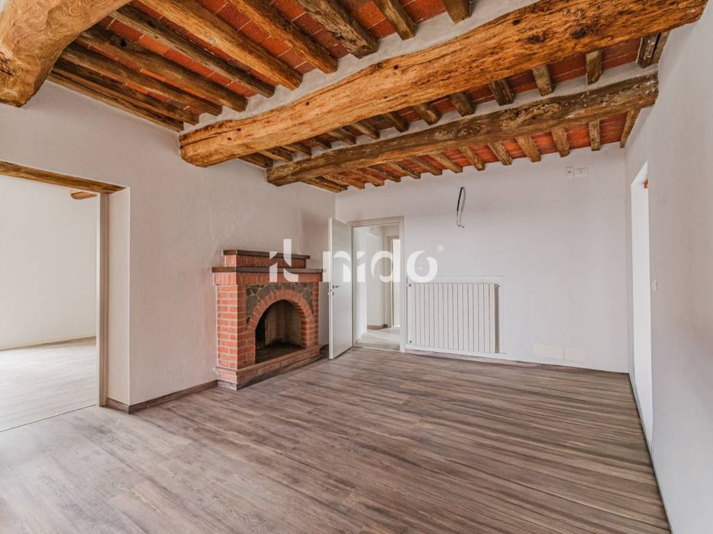 appartamento in vendita a Massa e Cozzile in zona Cozzile