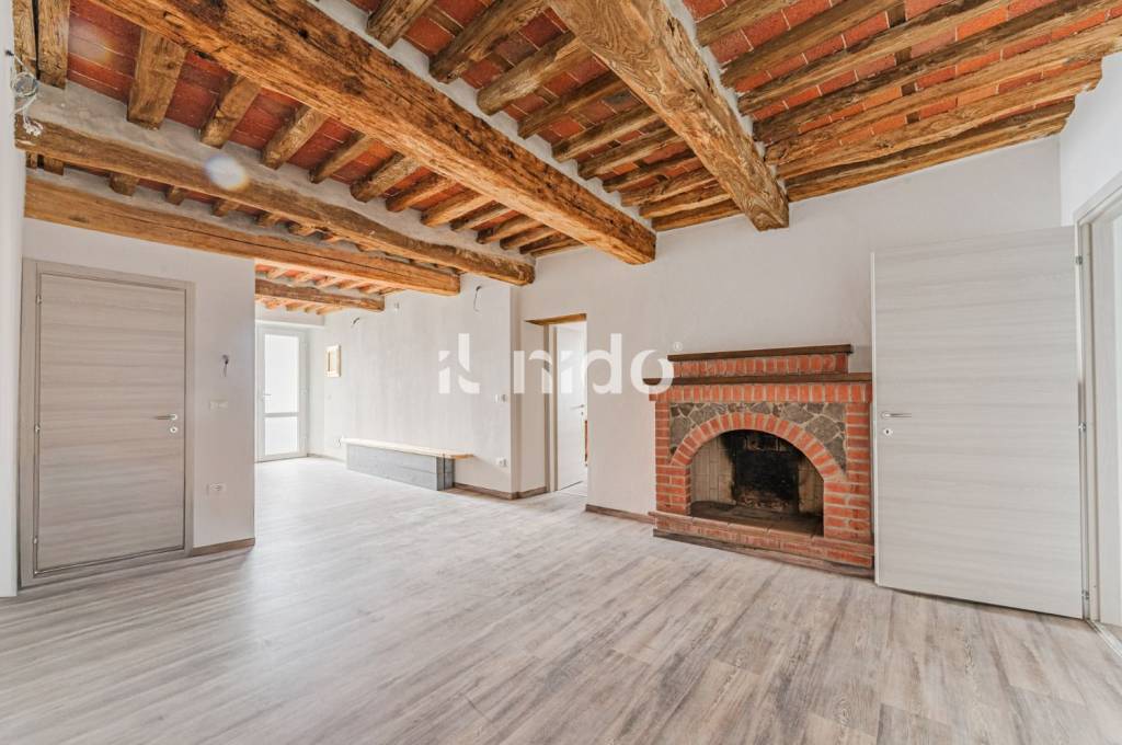 appartamento in vendita a Massa e Cozzile in zona Cozzile