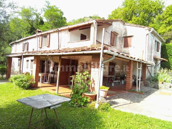 appartamento in vendita a Massa e Cozzile in zona Vacchereccia