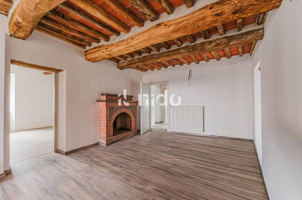 appartamento in vendita a Massa e Cozzile in zona Cozzile