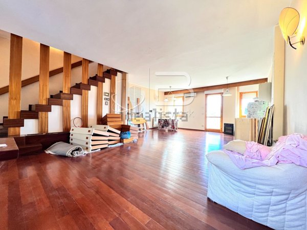 quadrivano in vendita a Massa e Cozzile in zona Margine Coperta