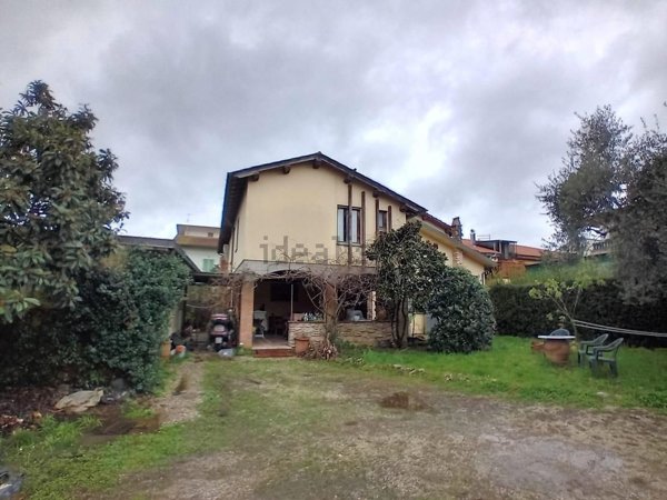 casa indipendente in vendita a Massa e Cozzile in zona Traversagna