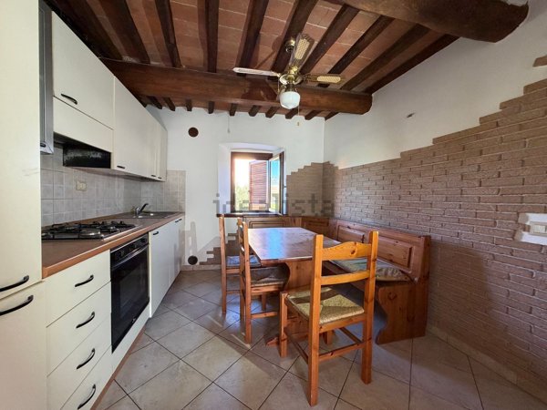 appartamento in vendita a Massa e Cozzile