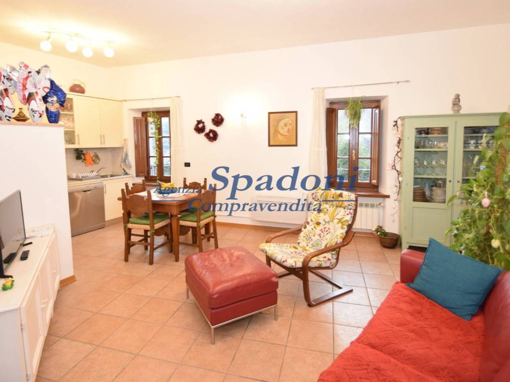 appartamento in vendita a Massa e Cozzile in zona Massa