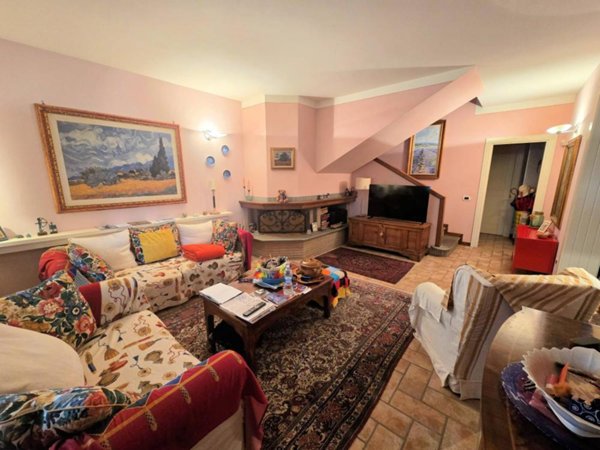 casa indipendente in vendita a Massa e Cozzile in zona Margine Coperta