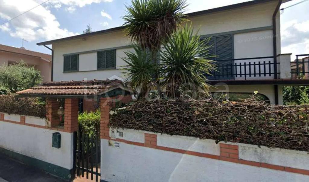 appartamento in vendita a Massa e Cozzile in zona Massa