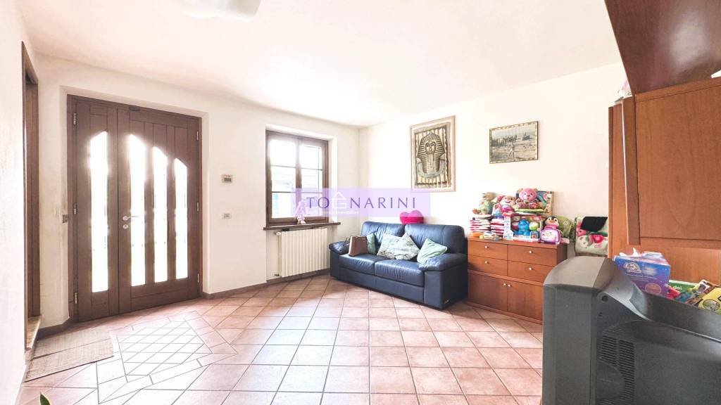 casa indipendente in vendita a Massa e Cozzile in zona Cozzile