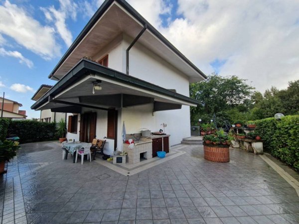 casa indipendente in vendita a Massa e Cozzile in zona Traversagna