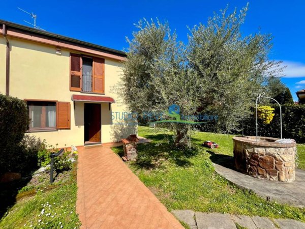 casa indipendente in vendita a Massa e Cozzile in zona Traversagna