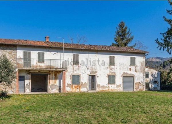 casale in vendita a Massa e Cozzile in zona Cozzile