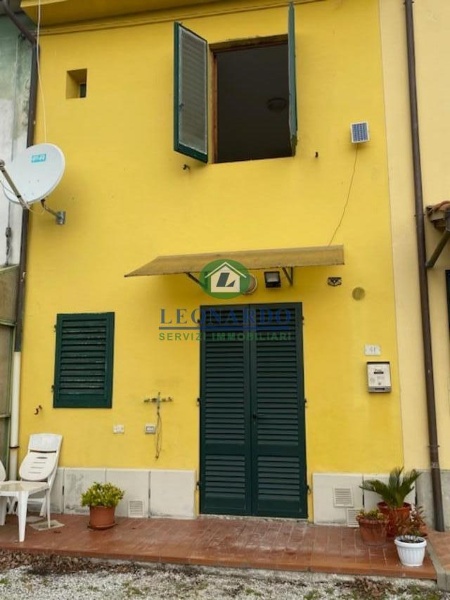 intera palazzina in vendita a Massa e Cozzile