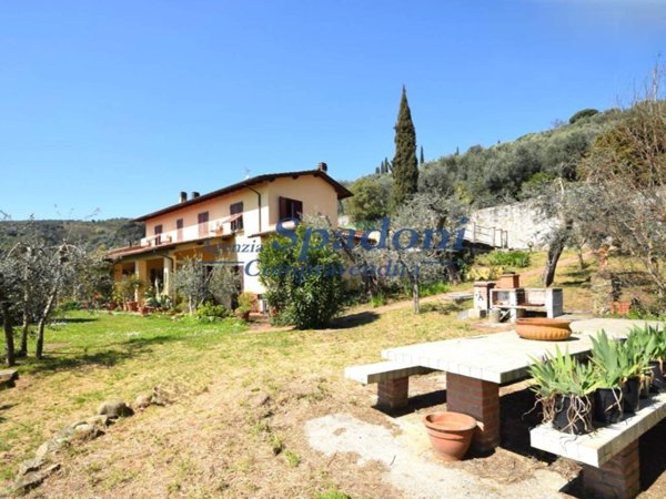 casa indipendente in vendita a Massa e Cozzile