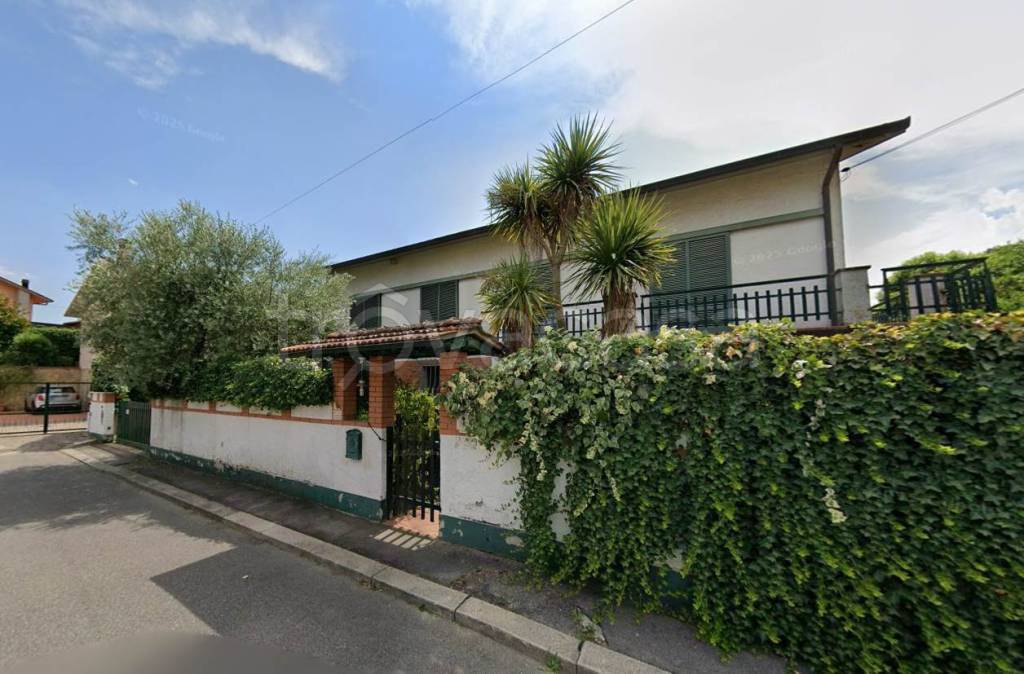 casa indipendente in vendita a Massa e Cozzile in zona Cozzile