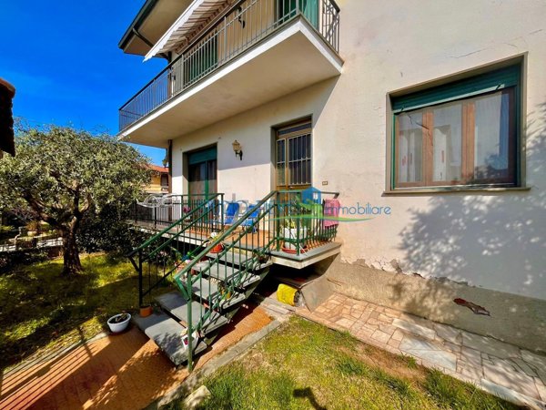 appartamento in vendita a Massa e Cozzile