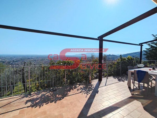 casa indipendente in vendita a Massa e Cozzile