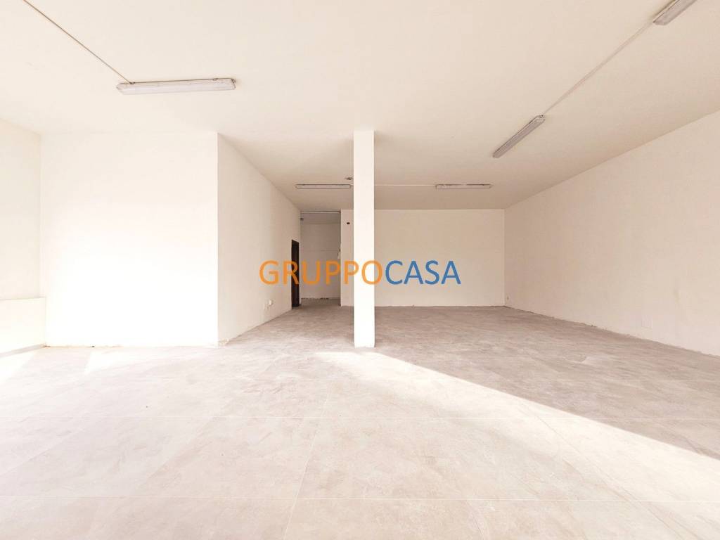 negozio in vendita a Massa e Cozzile in zona Margine Coperta