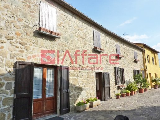 casale in vendita a Massa e Cozzile