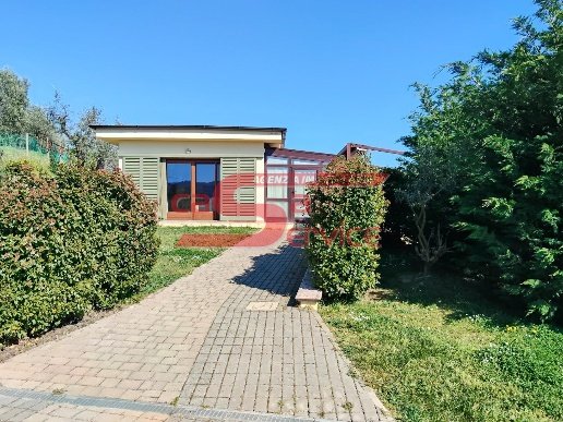 casa indipendente in vendita a Massa e Cozzile