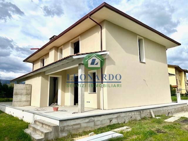 casa indipendente in vendita a Massa e Cozzile in zona Traversagna