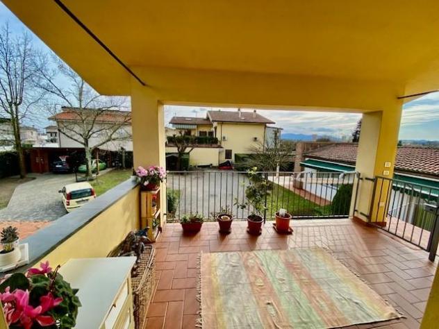 appartamento in vendita a Massa e Cozzile in zona Traversagna