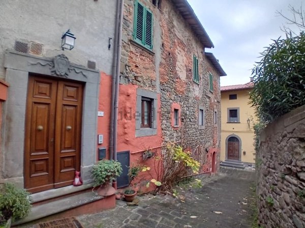 appartamento in vendita a Massa e Cozzile in zona Massa