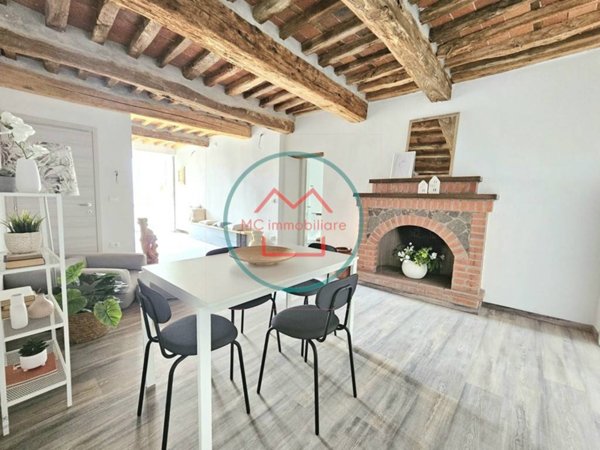 appartamento in vendita a Massa e Cozzile in zona Cozzile