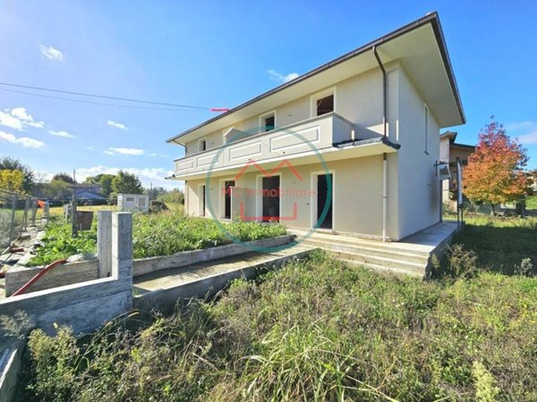 casa indipendente in vendita a Massa e Cozzile in zona Traversagna