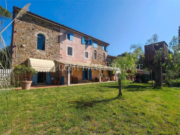 casa indipendente in vendita a Massa e Cozzile