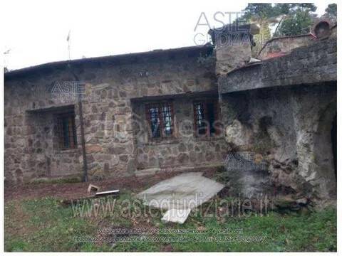 casa indipendente in vendita a Massa e Cozzile