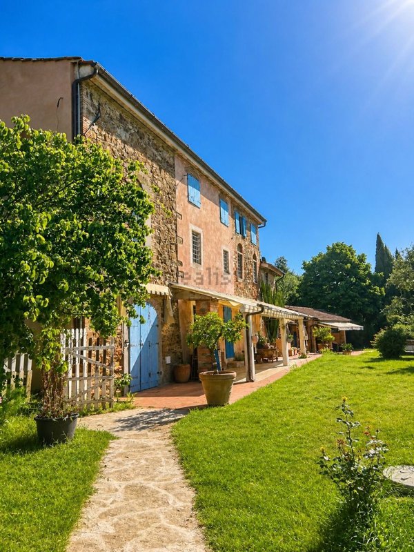 casa indipendente in vendita a Massa e Cozzile