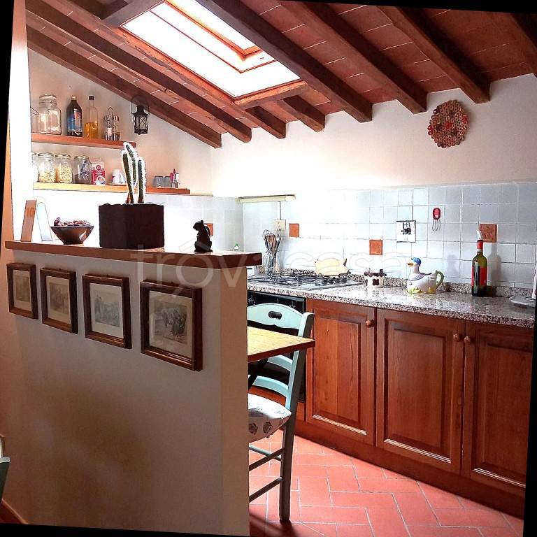 appartamento in vendita a Massa e Cozzile in zona Cozzile