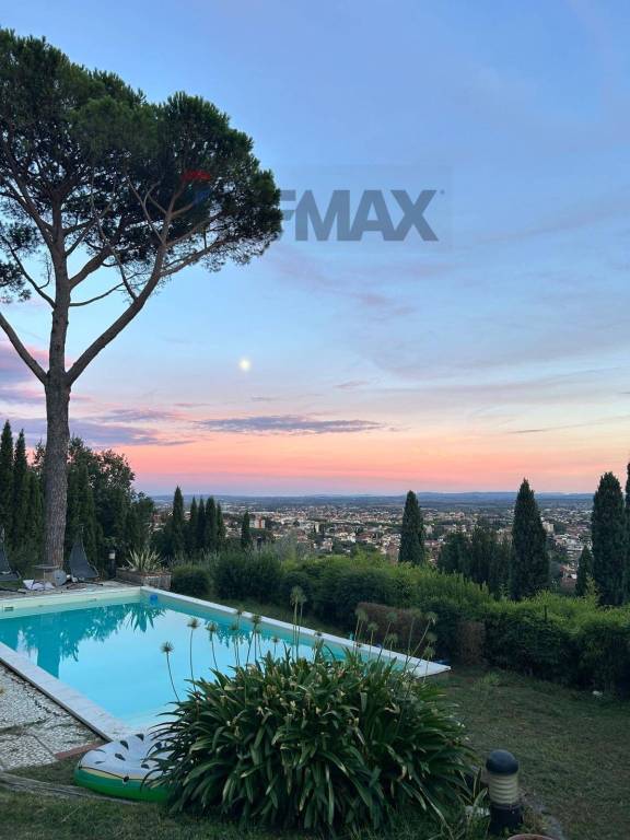 casa indipendente in vendita a Massa e Cozzile in zona Cozzile