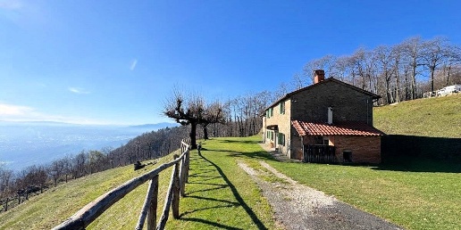 casa indipendente in vendita a Massa e Cozzile