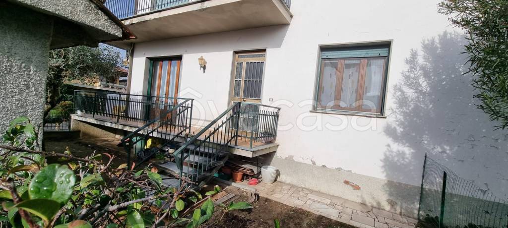appartamento in vendita a Massa e Cozzile