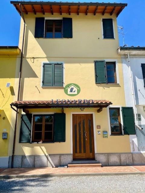 casa indipendente in vendita a Massa e Cozzile in zona Traversagna
