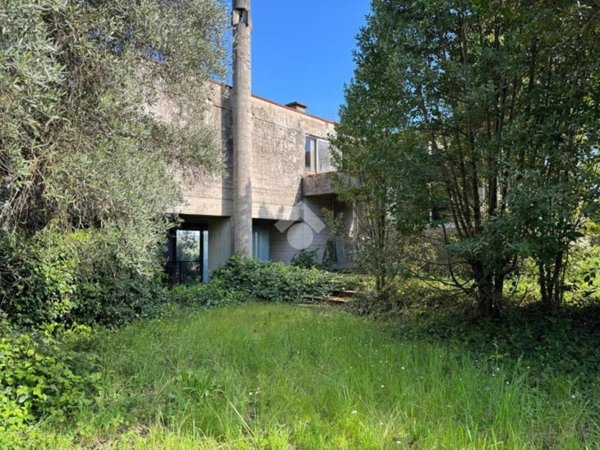 casa indipendente in vendita a Massa e Cozzile in zona Vangile