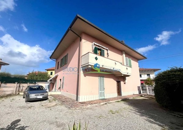 casa indipendente in vendita a Monsummano Terme in zona Cintolese