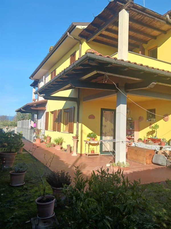 casa indipendente in vendita a Monsummano Terme in zona Bizzarrino