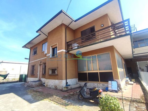 intera palazzina in vendita a Monsummano Terme