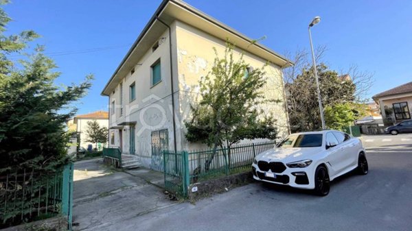casa indipendente in vendita a Monsummano Terme