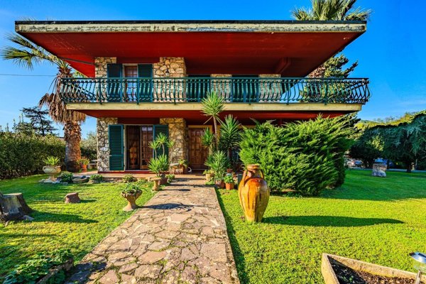 casa indipendente in vendita a Monsummano Terme