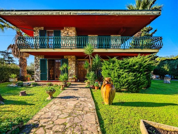 casa indipendente in vendita a Monsummano Terme