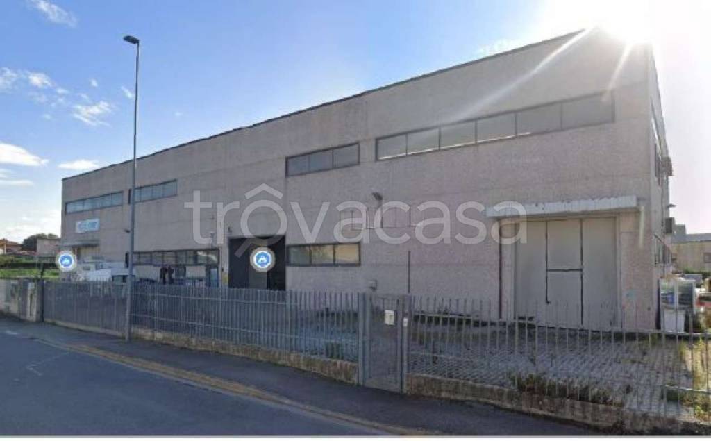 locale commerciale in vendita a Monsummano Terme