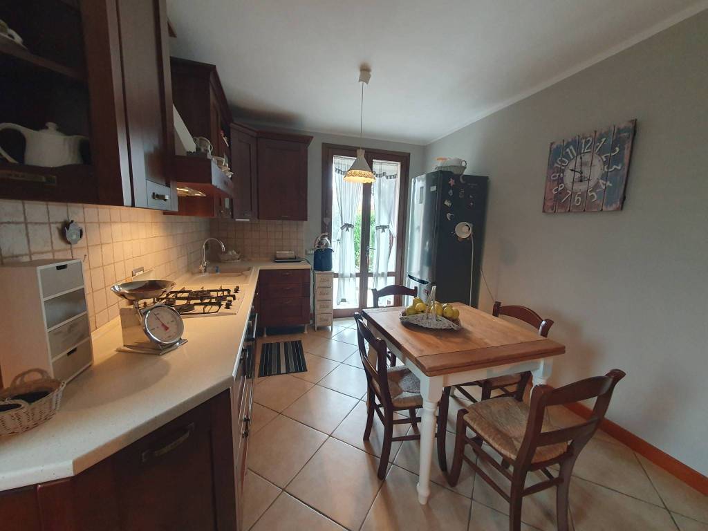 casa indipendente in vendita a Monsummano Terme in zona Bizzarrino
