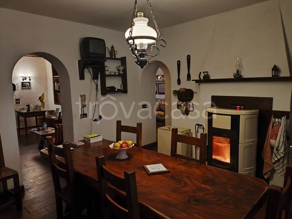 casa indipendente in vendita a Monsummano Terme in zona Monsummano Alto